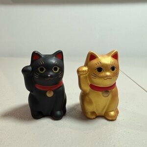 Beams Japan exclusive set lucky cats